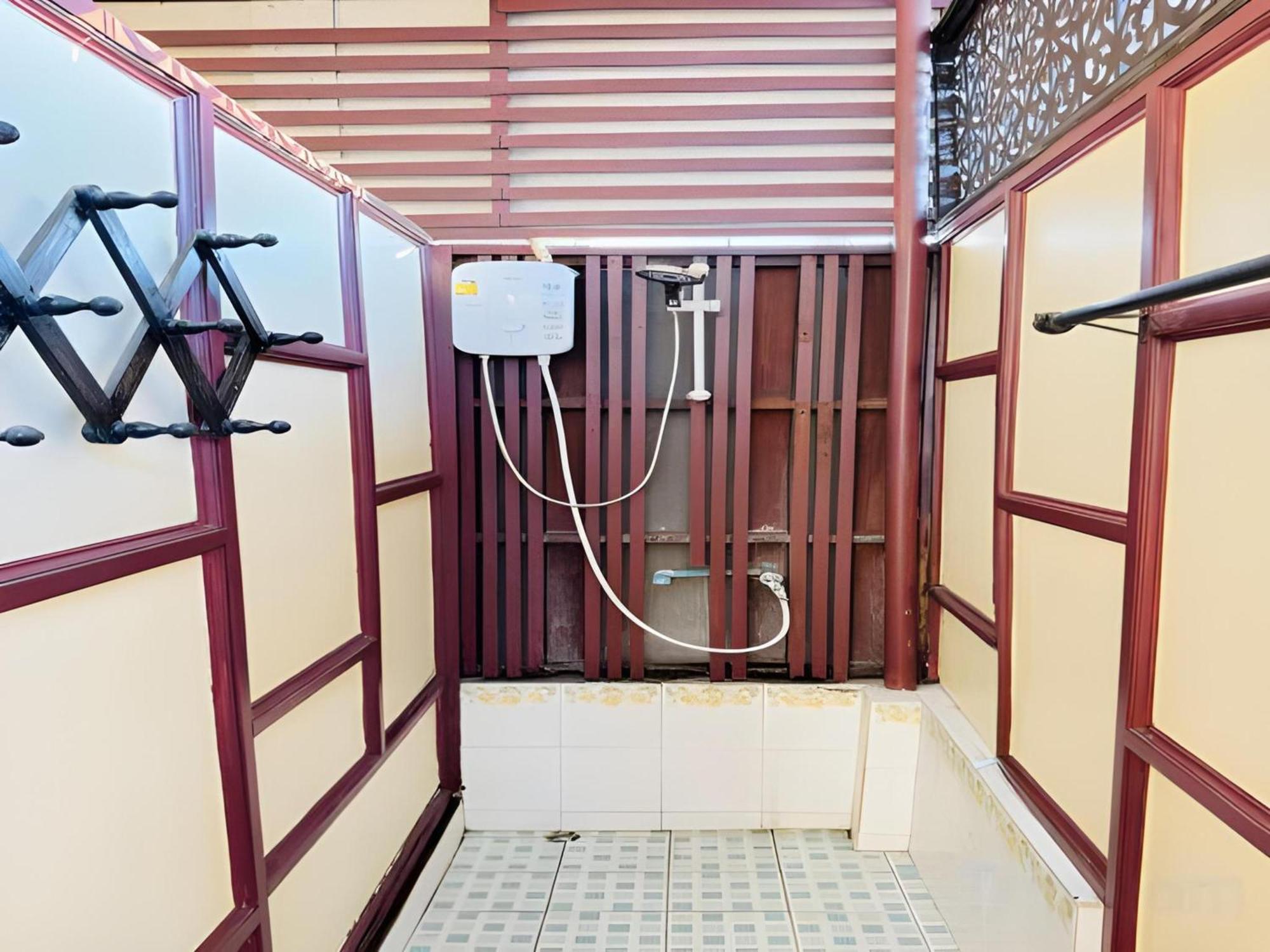 Hotel Collection O Bupamontra Chiangmai à Chiang Mai Extérieur photo