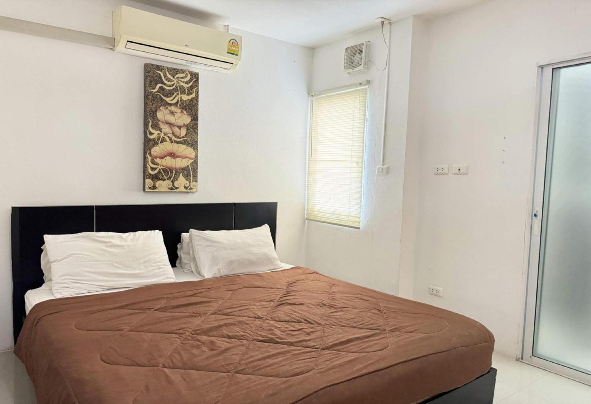 Hotel Collection O Bupamontra Chiangmai à Chiang Mai Extérieur photo