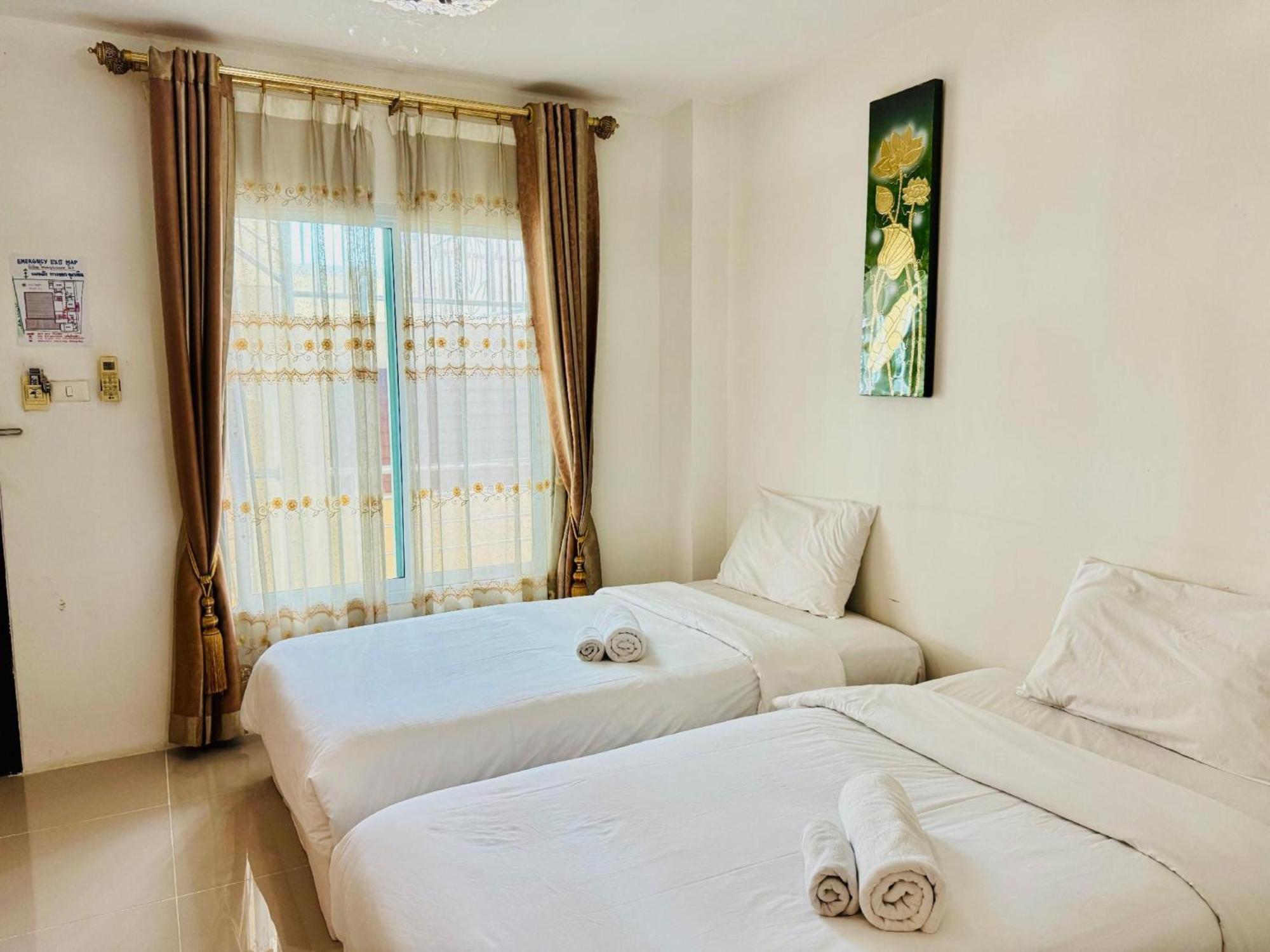 Hotel Collection O Bupamontra Chiangmai à Chiang Mai Extérieur photo