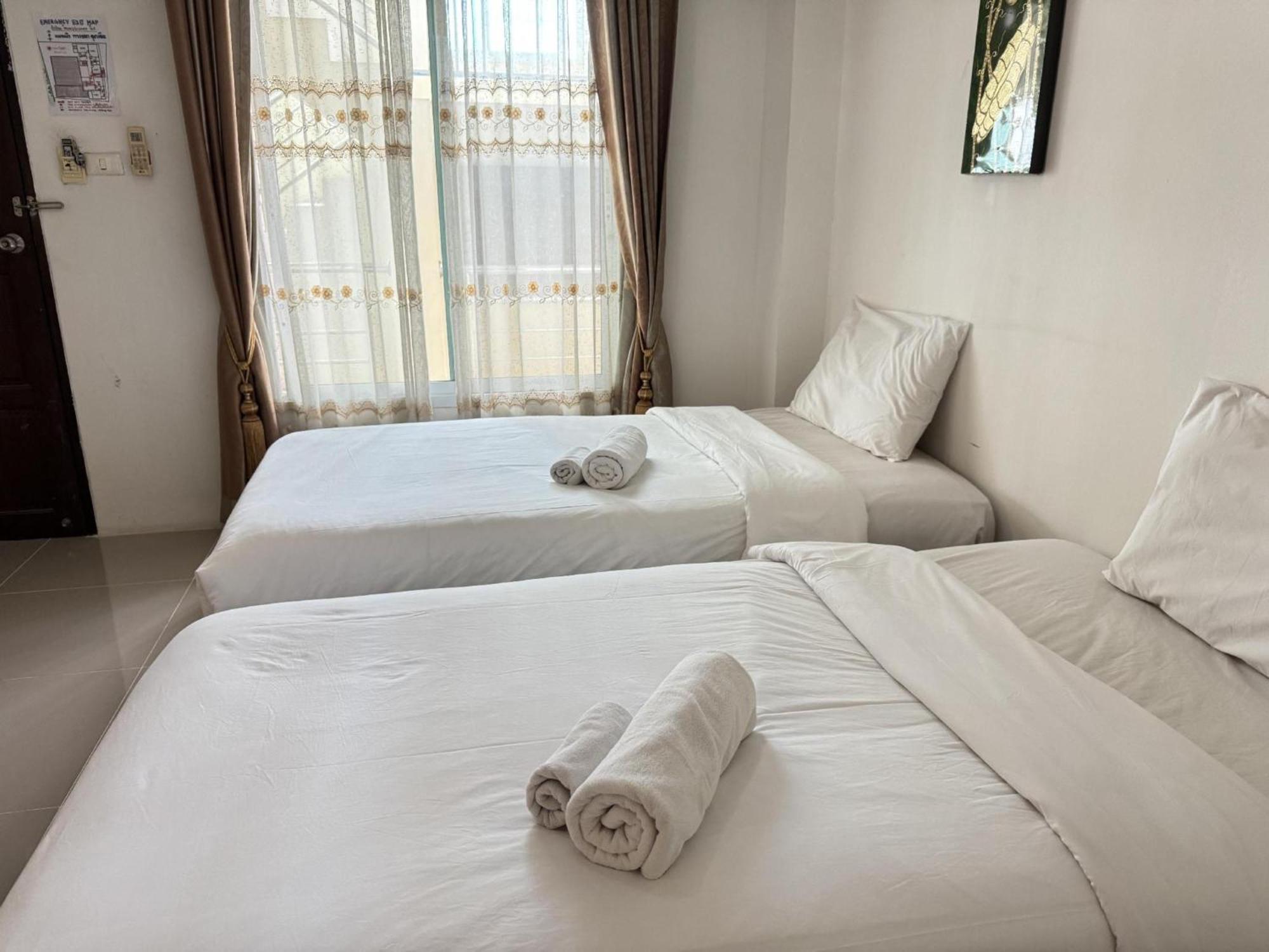 Hotel Collection O Bupamontra Chiangmai à Chiang Mai Extérieur photo