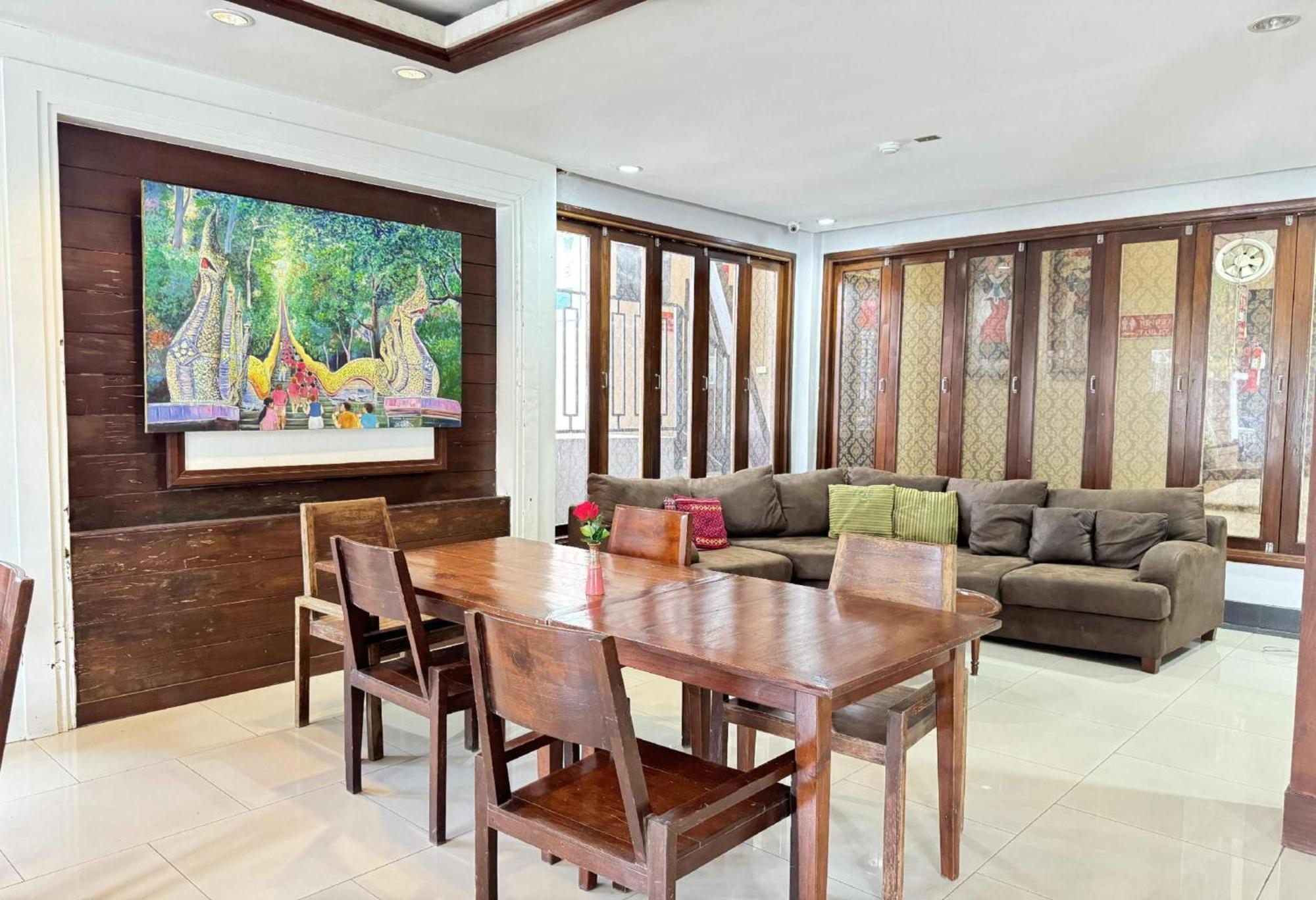 Hotel Collection O Bupamontra Chiangmai à Chiang Mai Extérieur photo